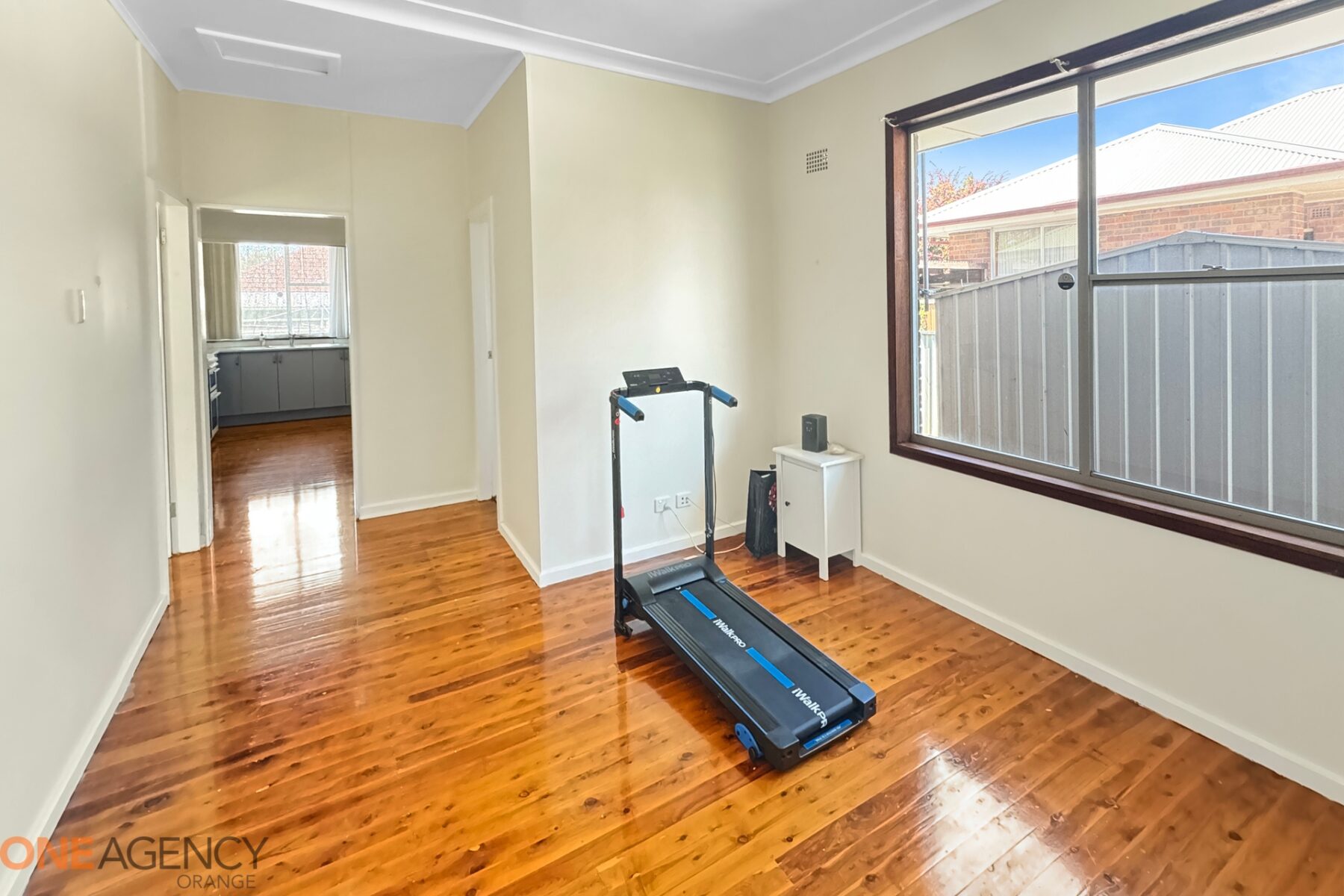 Property: 8 Glenroi Avenue, ORANGE, NSW, 2800 photo-3
