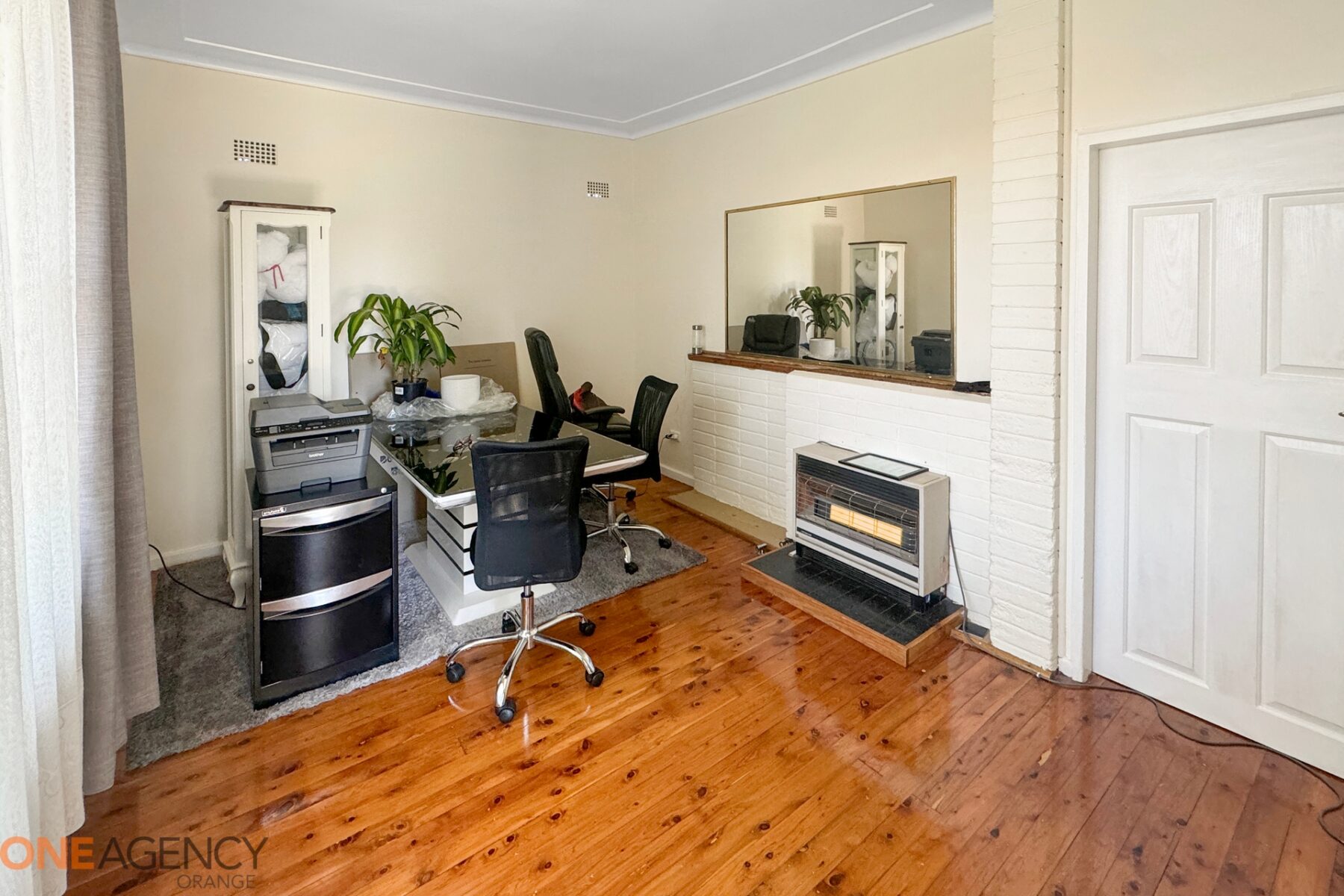 Property: 8 Glenroi Avenue, ORANGE, NSW, 2800 photo-4