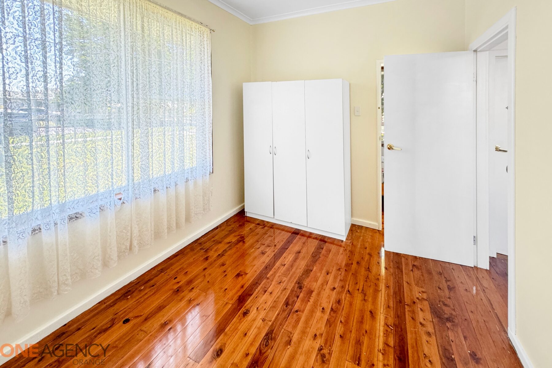 Property: 8 Glenroi Avenue, ORANGE, NSW, 2800 photo-5