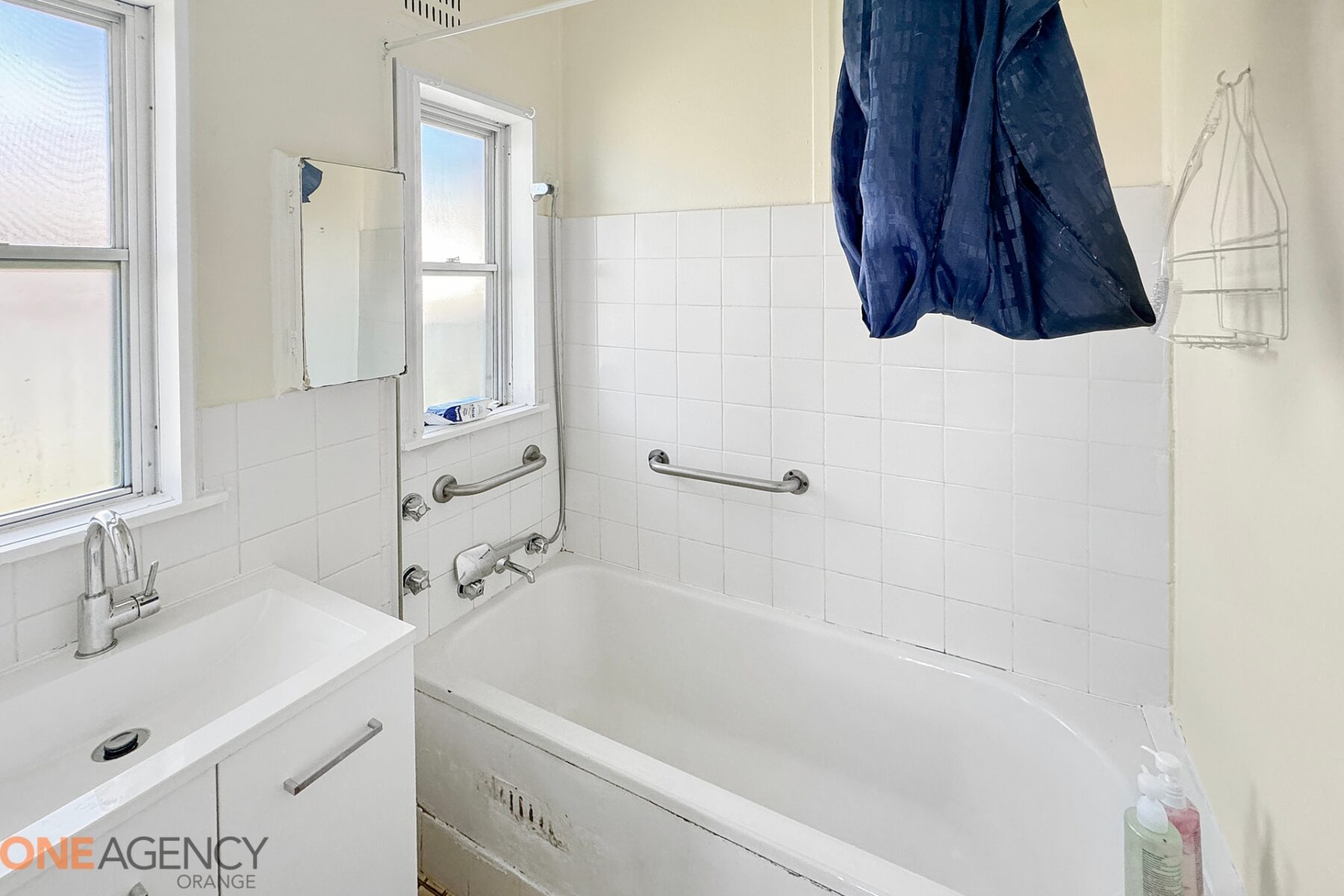 Property: 8 Glenroi Avenue, ORANGE, NSW, 2800 photo-8