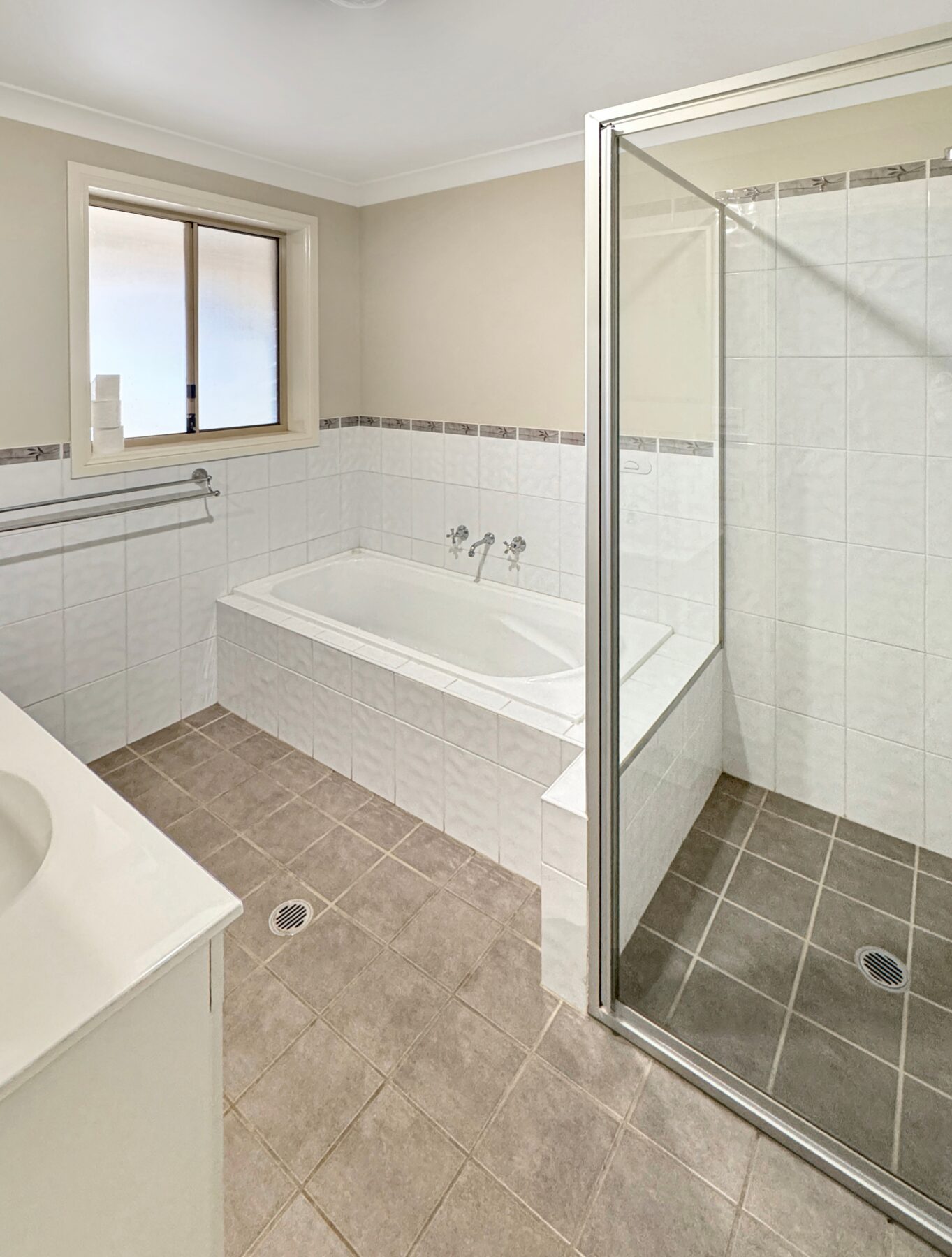 Property: 11 Hughes St, Orange, NSW, 2800 photo-2