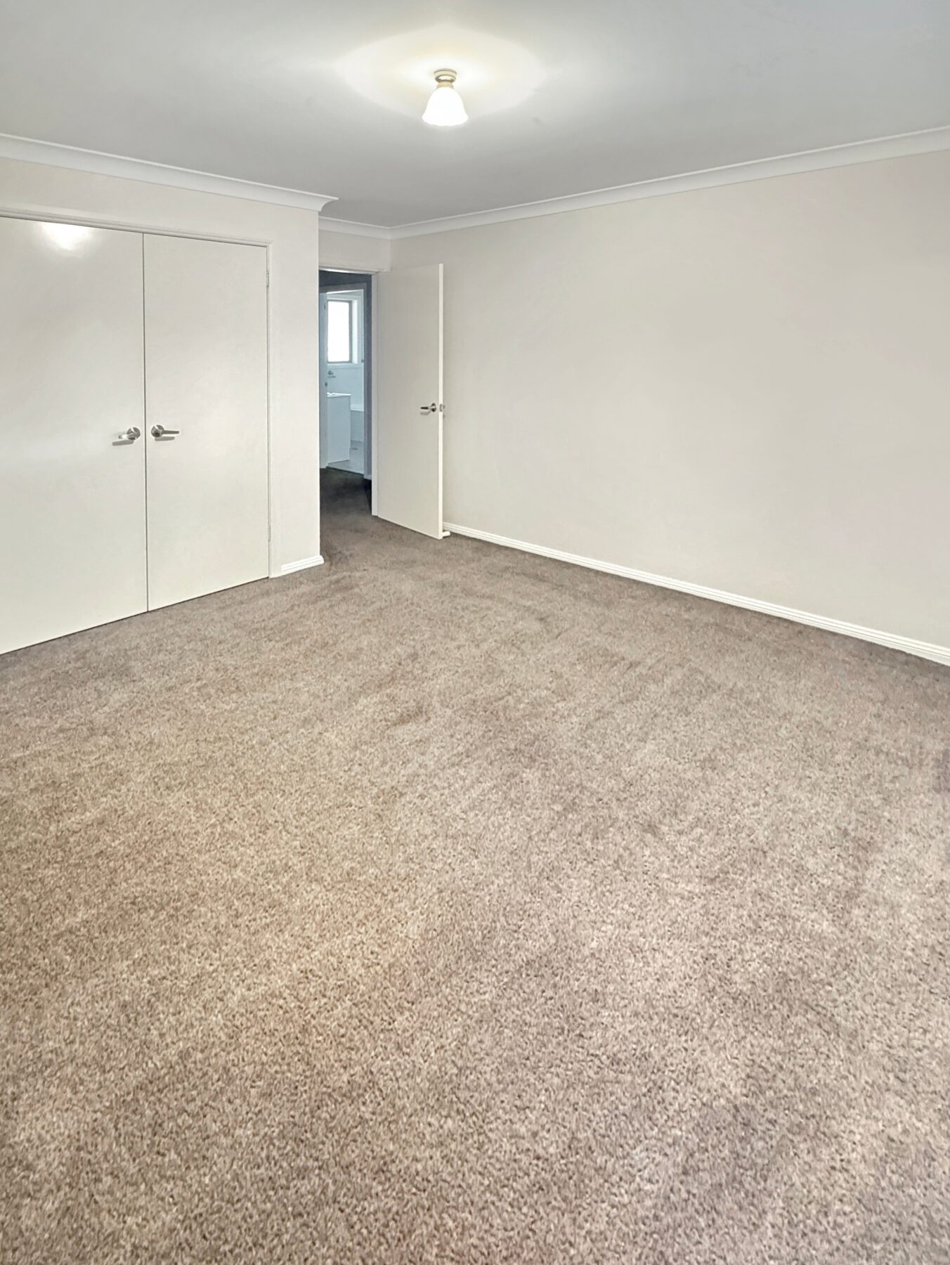 Property: 11 Hughes St, Orange, NSW, 2800 photo-3