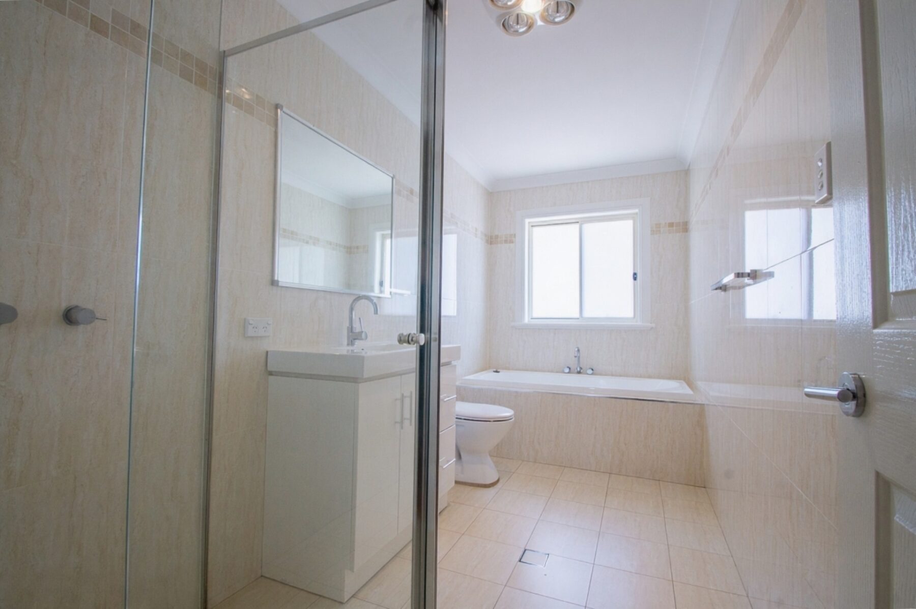 Property: 11A Unwin Street, MILLTHORPE, NSW, 2798 photo-3