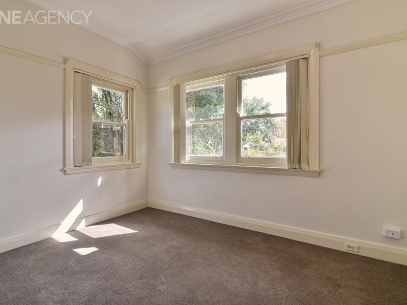 Rental: 90 Warrendine Street, ORANGE, NSW, 2800 photo-6