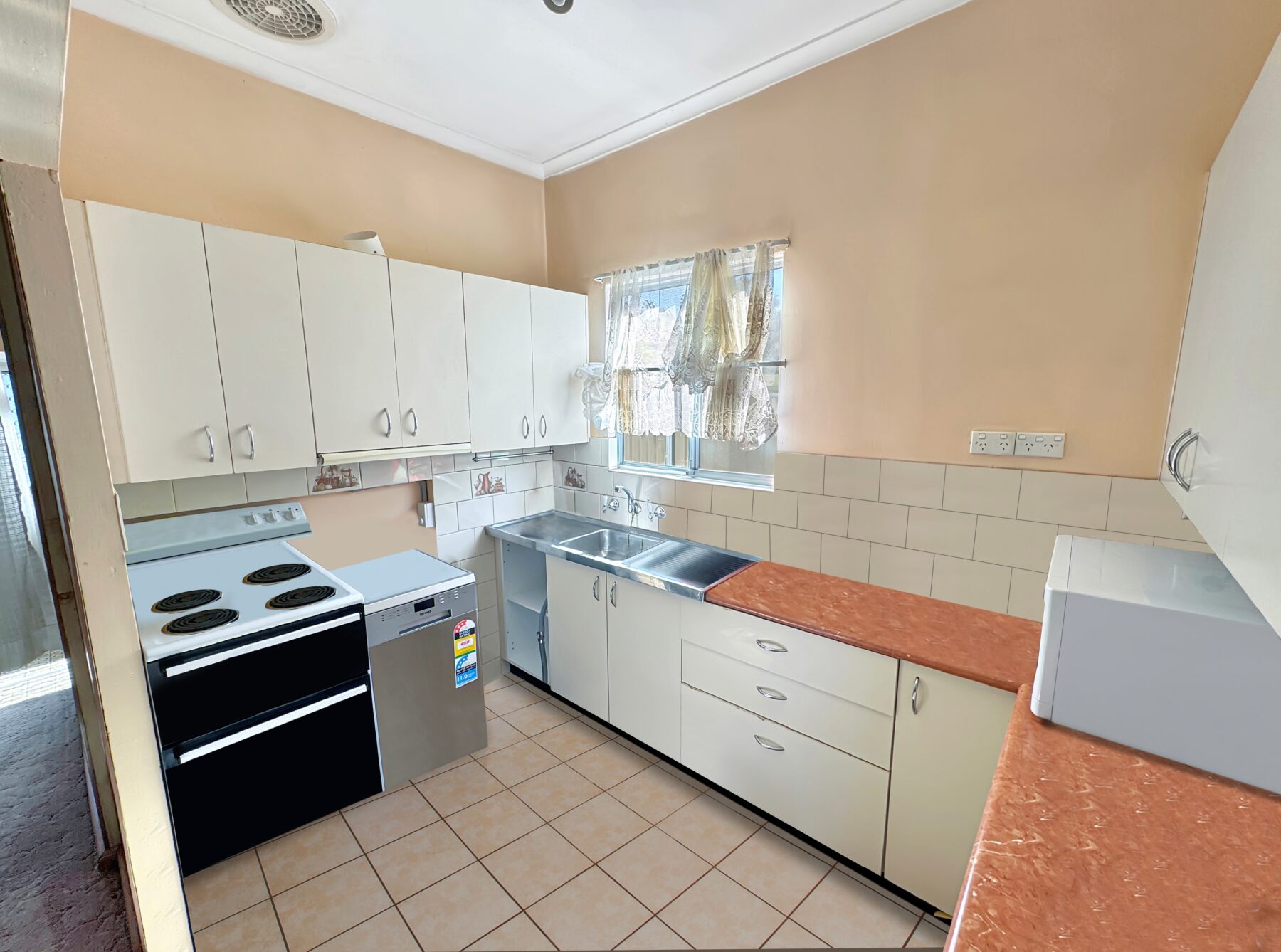 Property: 3 Moresby Street, Orange, NSW, 2800 photo-3