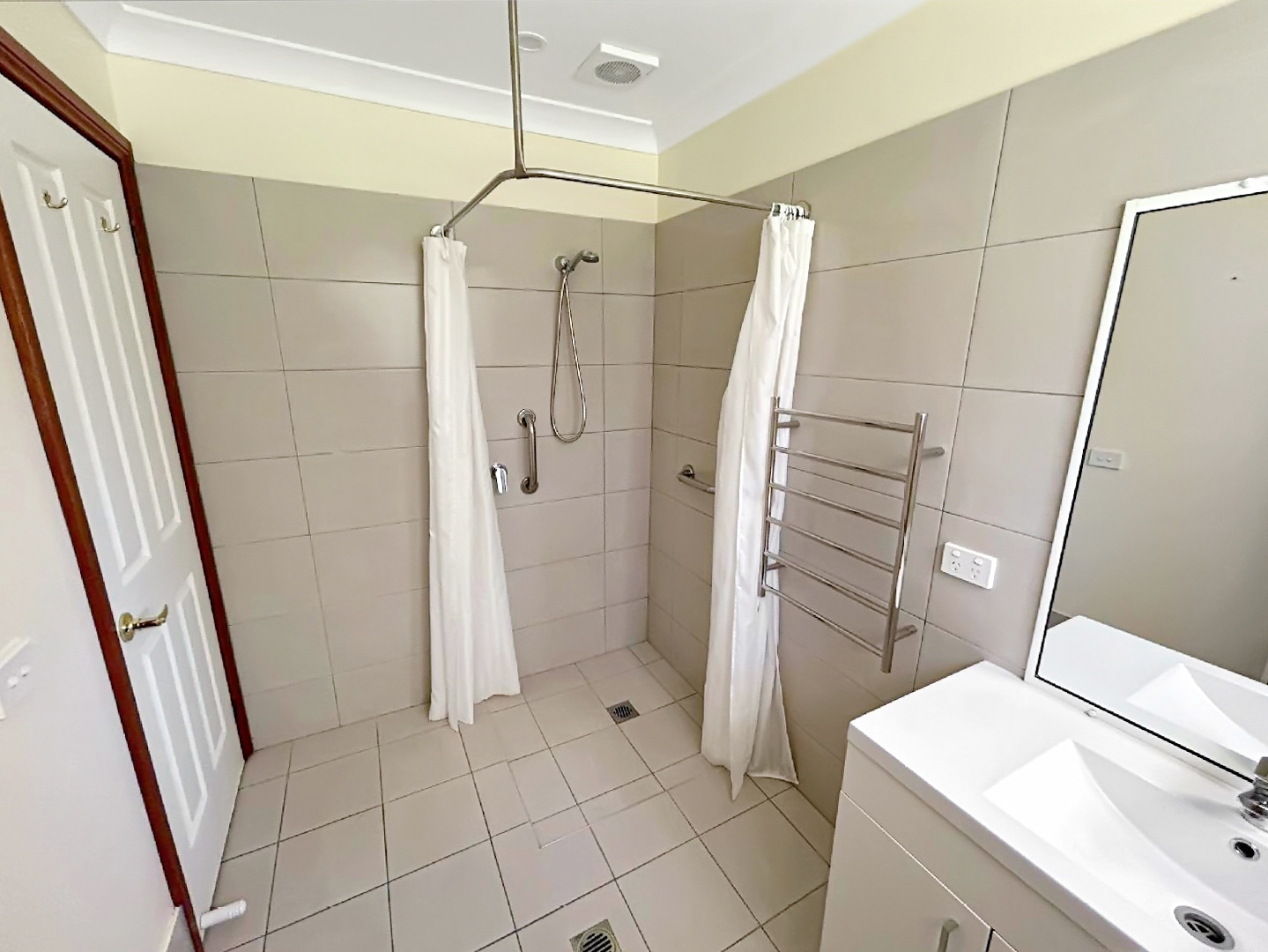 Rental: Bathurst, NSW, 2795 photo-3