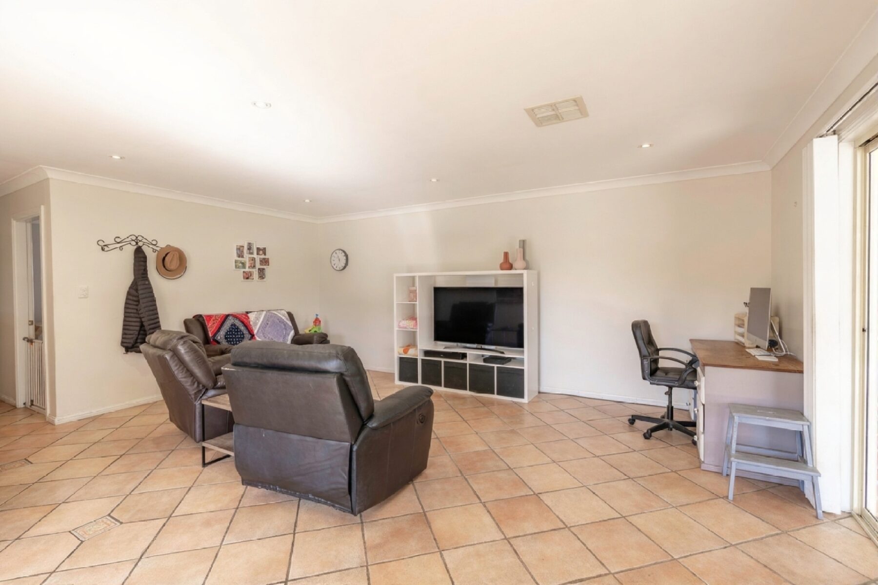 Property: 42 Lawson Crescent, ORANGE, NSW, 2800 photo-7