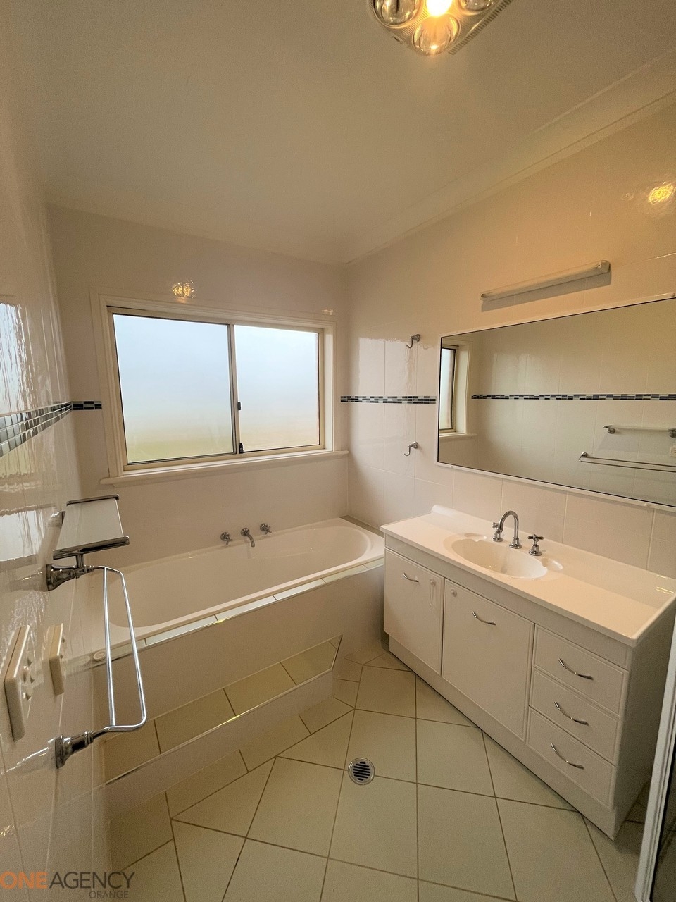 Rental: 57 Centofanti Lane, ORANGE, NSW, 2800 photo-9
