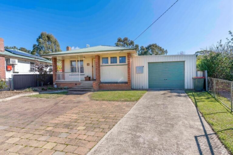 42 Lawson Crescent, ORANGE, NSW, 2800