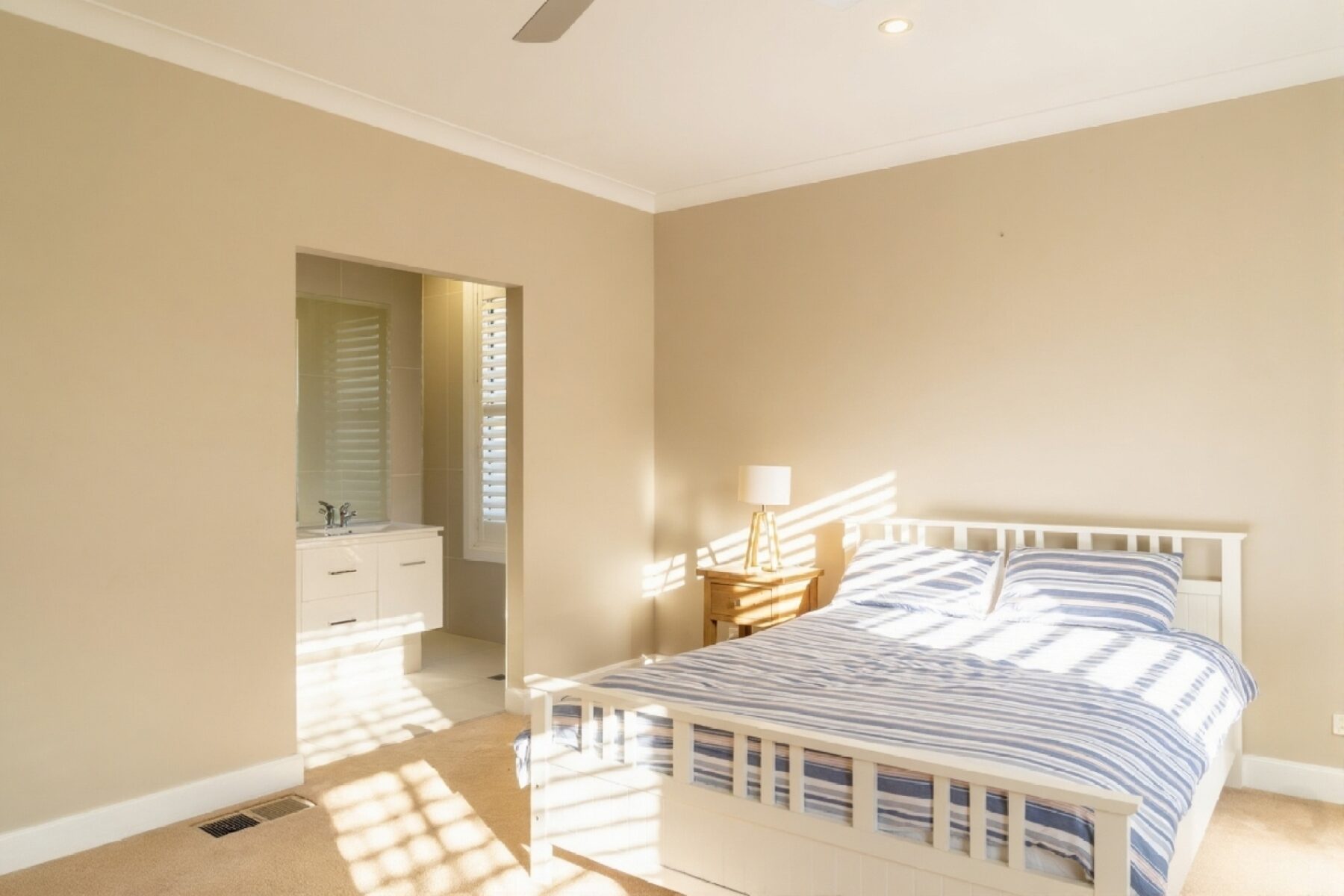 Property: 18 Diamond Drive, ORANGE, NSW, 2800 photo-2