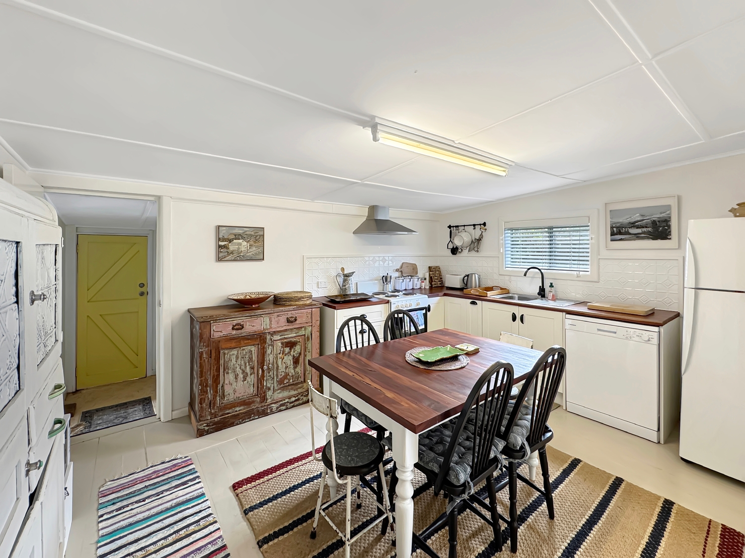 Rental: 7 Stabback Street, MILLTHORPE, NSW, 2798 photo-3