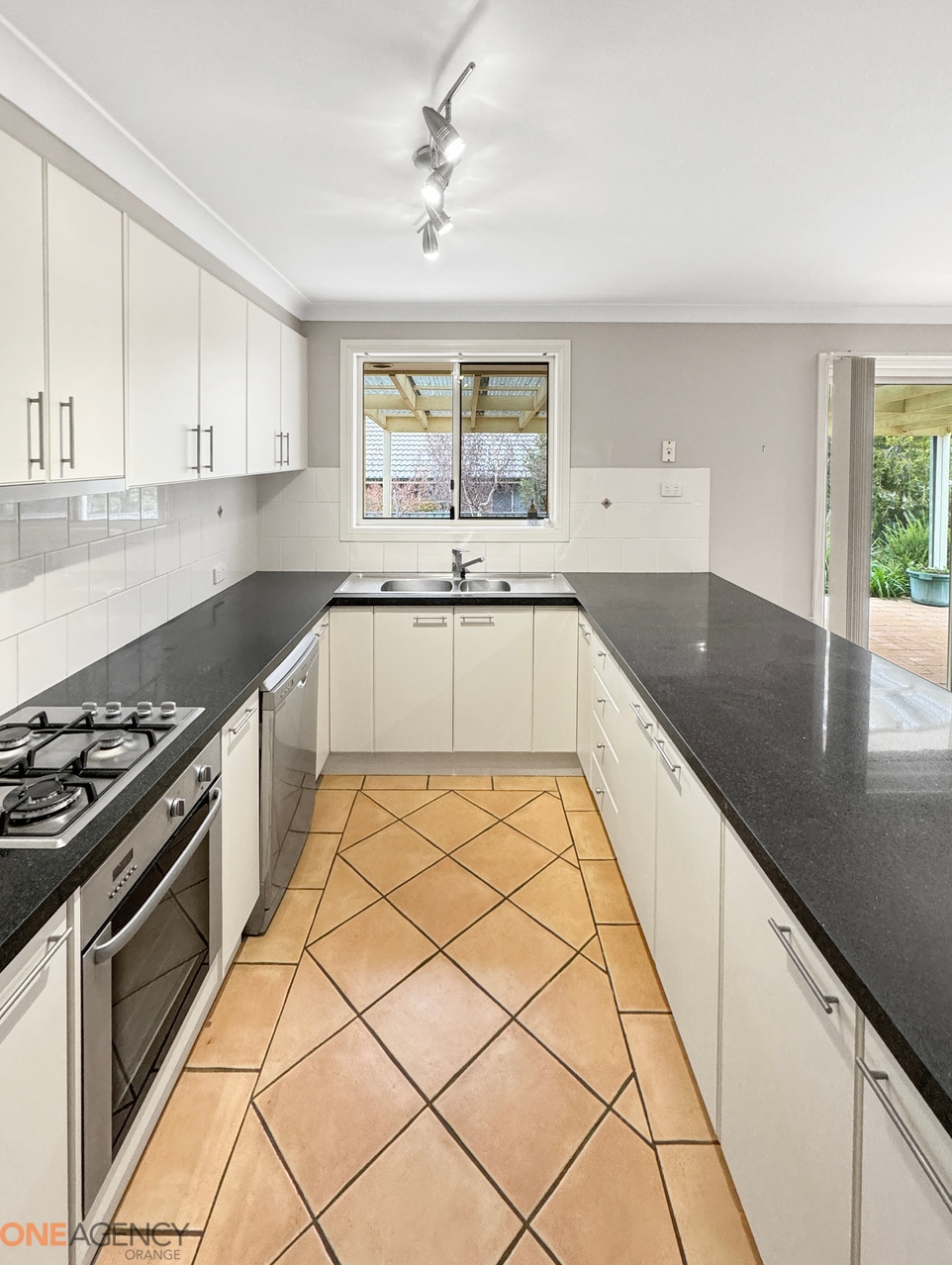 Rental: ORANGE, NSW, 2800 photo-2