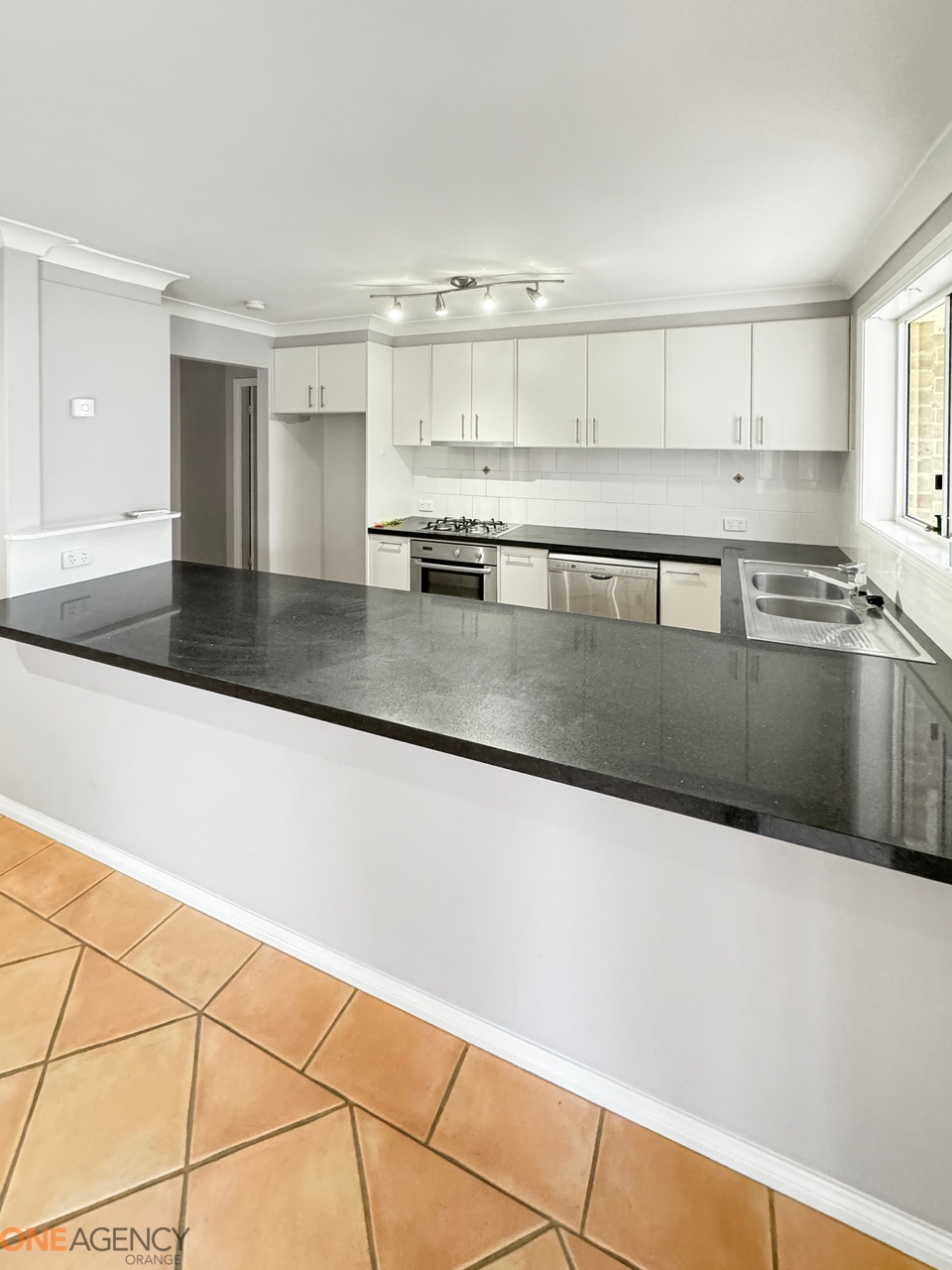 Rental: ORANGE, NSW, 2800 photo-3